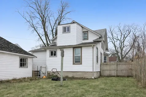 262 South Weston Avenue Elgin IL 60123