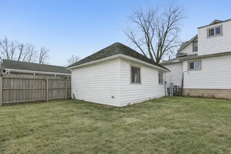 262 South Weston Avenue Elgin IL 60123