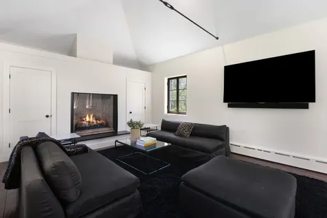 51 South Mayflower Road Lake Forest IL 60045