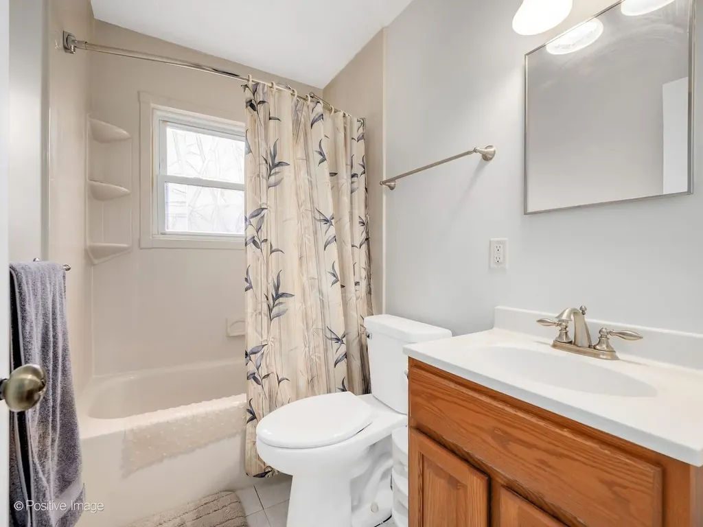 531 Redwood Road Bolingbrook IL 60440