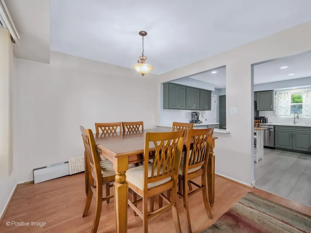 531 Redwood Road Bolingbrook IL 60440
