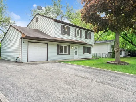 531 Redwood Road Bolingbrook IL 60440