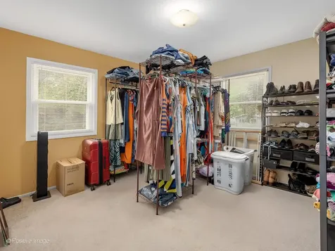 531 Redwood Road Bolingbrook IL 60440