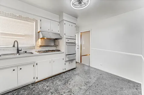 8713 South Washtenaw Avenue Evergreen Park IL 60805
