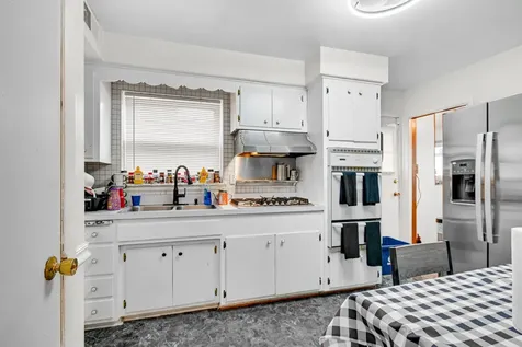 8713 South Washtenaw Avenue Evergreen Park IL 60805