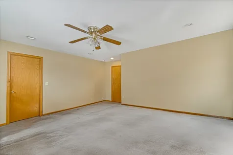 8713 South Washtenaw Avenue Evergreen Park IL 60805