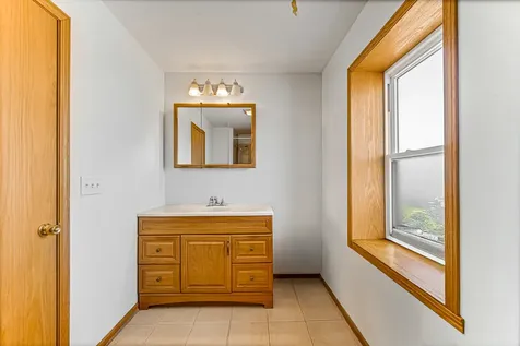8713 South Washtenaw Avenue Evergreen Park IL 60805