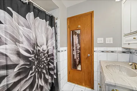 8713 South Washtenaw Avenue Evergreen Park IL 60805