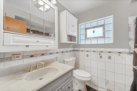 8713 South Washtenaw Avenue Evergreen Park IL 60805