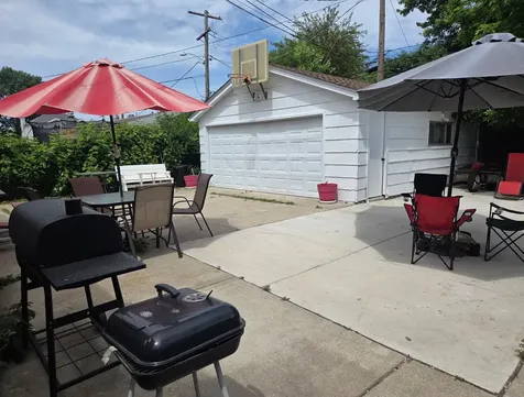8713 South Washtenaw Avenue Evergreen Park IL 60805