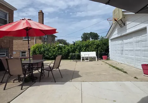 8713 South Washtenaw Avenue Evergreen Park IL 60805