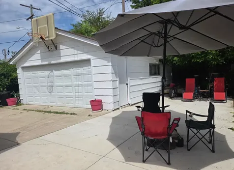 8713 South Washtenaw Avenue Evergreen Park IL 60805