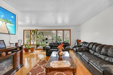 8713 South Washtenaw Avenue Evergreen Park IL 60805