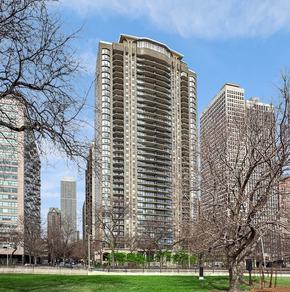 1040 North Lake Shore Drive Chicago IL 60611