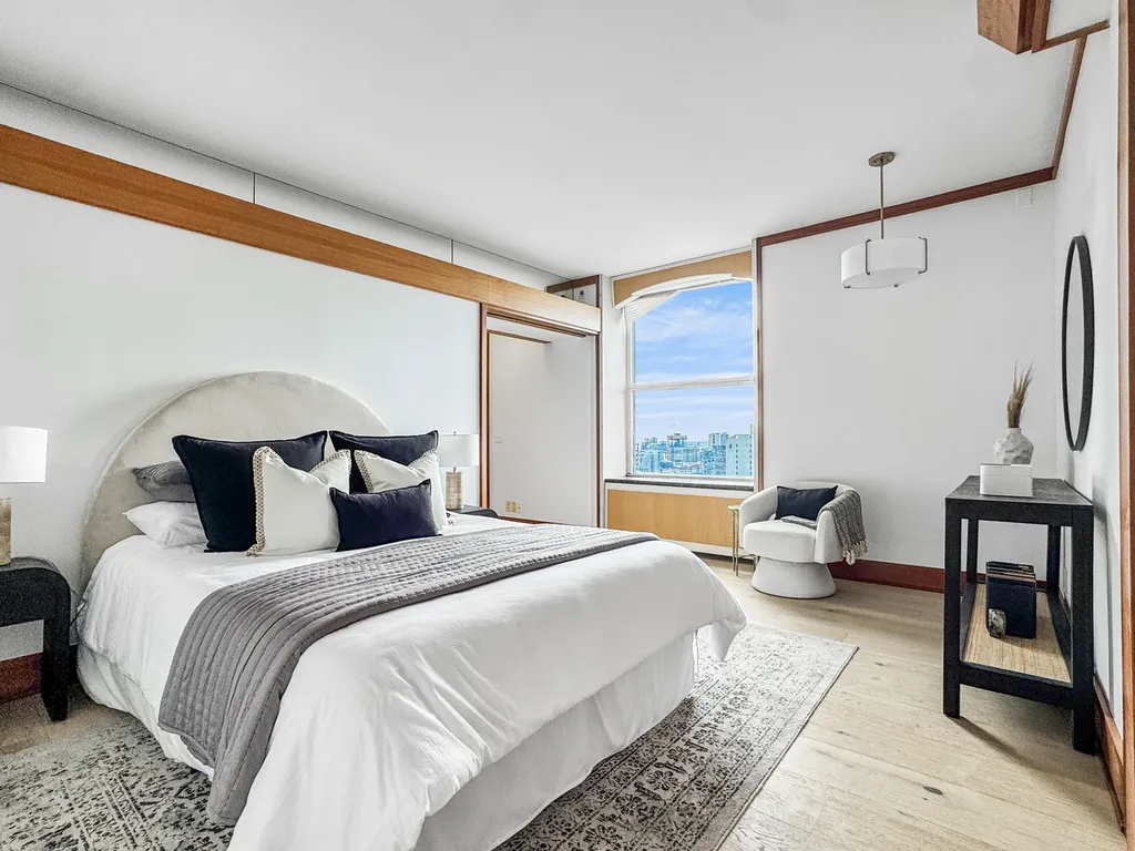 1040 North Lake Shore Drive Chicago IL 60611