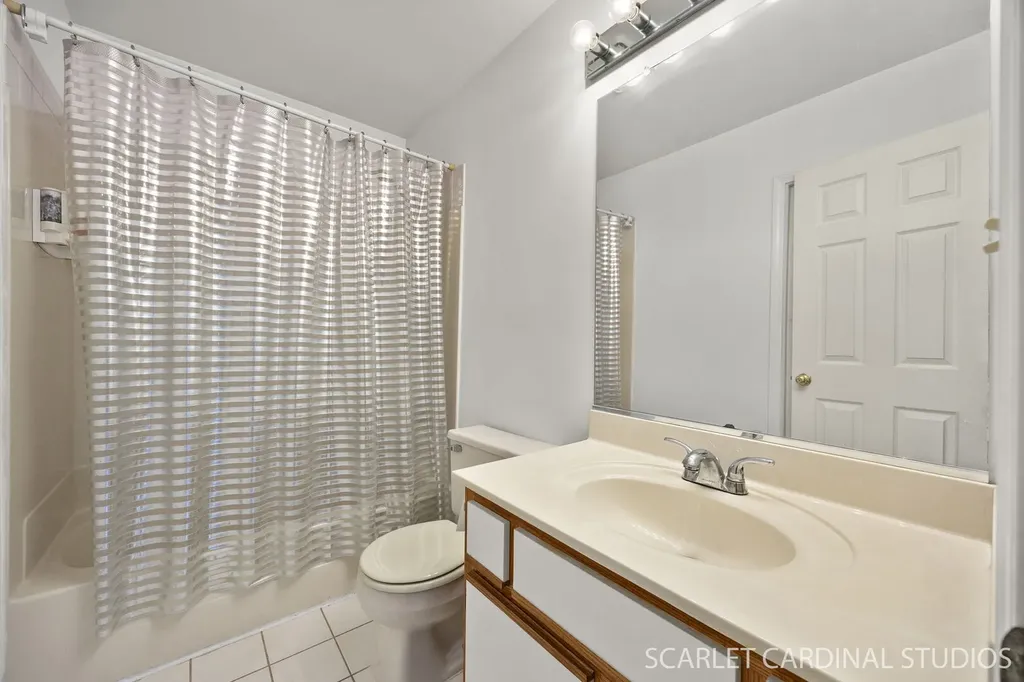 1004 Prairie View Court Naperville IL 60563