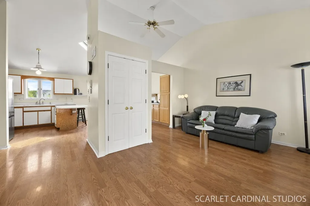 1004 Prairie View Court Naperville IL 60563