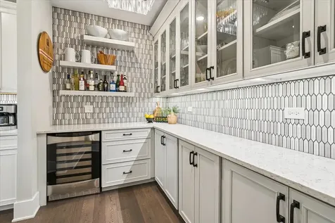1329 Blackberry Court Libertyville IL 60048