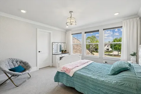 1329 Blackberry Court Libertyville IL 60048