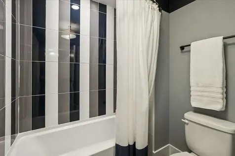 1329 Blackberry Court Libertyville IL 60048