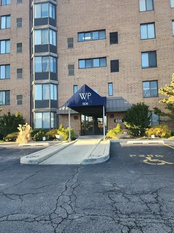 606 East Woodland Park Avenue Chicago IL 60616