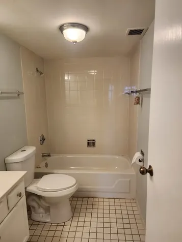 606 East Woodland Park Avenue Chicago IL 60616
