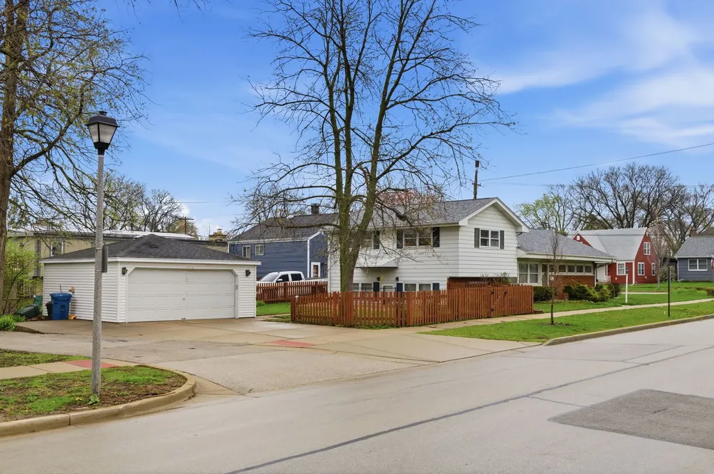 155 East Madison Street Elmhurst IL 60126