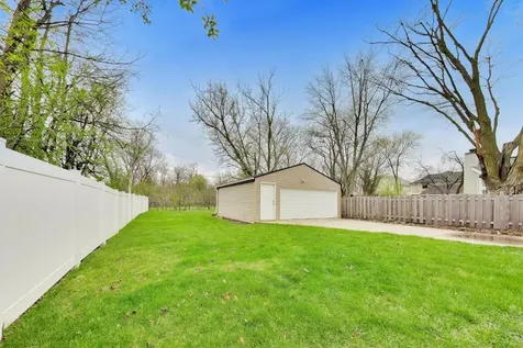 909 East Oakton Street Arlington Heights IL 60004