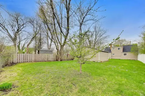 909 East Oakton Street Arlington Heights IL 60004