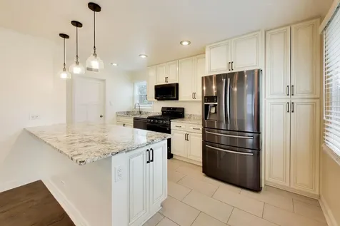909 East Oakton Street Arlington Heights IL 60004