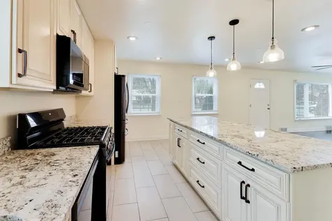 909 East Oakton Street Arlington Heights IL 60004