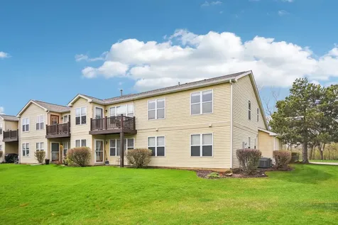 402 Woodview Circle Elgin IL 60120