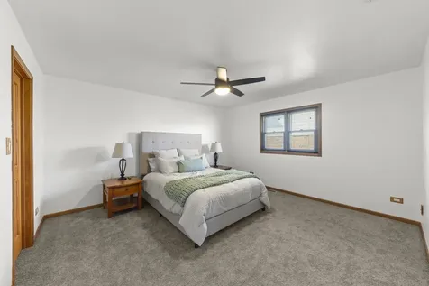 8942 Glenshire Street Tinley Park IL 60487