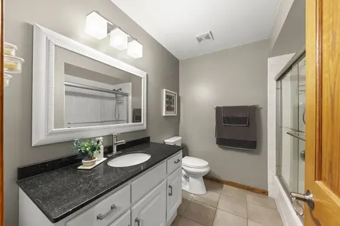 8942 Glenshire Street Tinley Park IL 60487