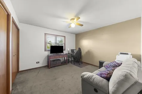 8942 Glenshire Street Tinley Park IL 60487