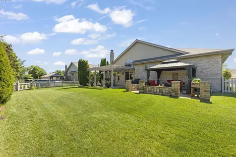 8942 Glenshire Street Tinley Park IL 60487