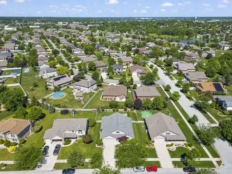 8942 Glenshire Street Tinley Park IL 60487