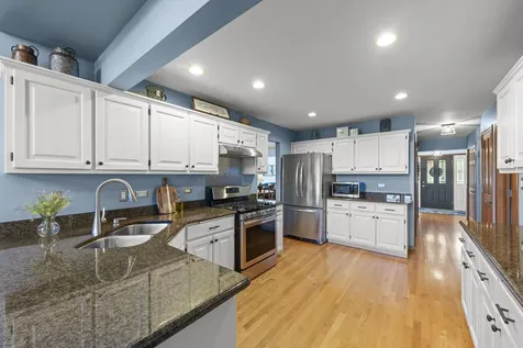 8942 Glenshire Street Tinley Park IL 60487