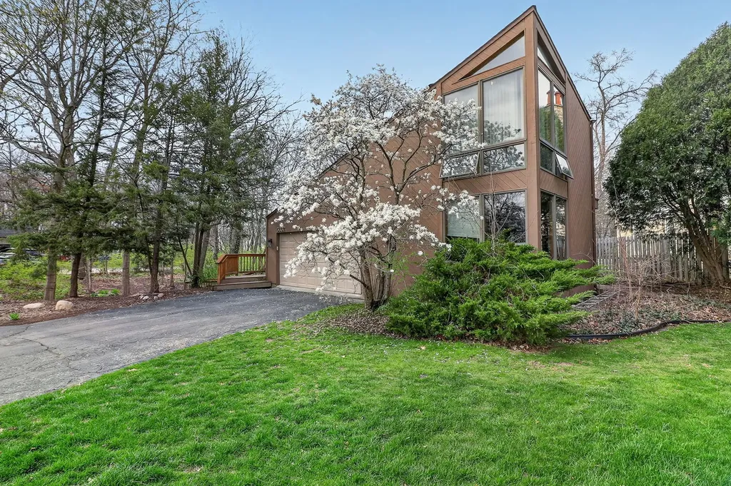 5337 Brookbank Road Downers Grove IL 60515