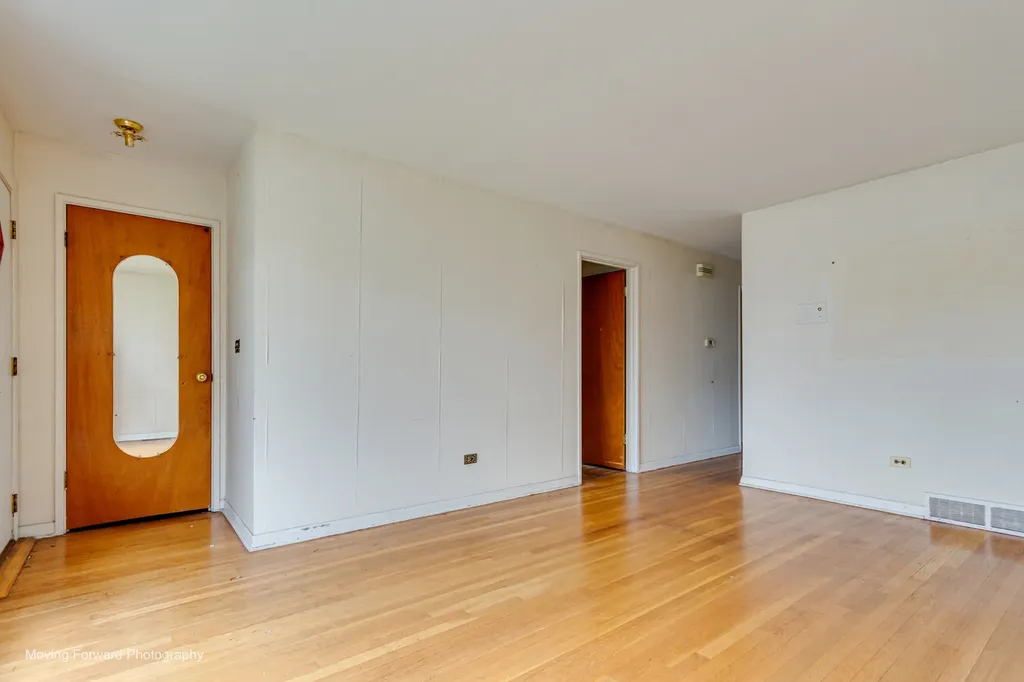 9726 South La Salle Street Chicago IL 60628