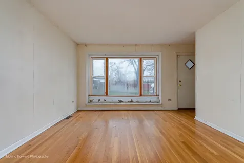 9726 South La Salle Street Chicago IL 60628