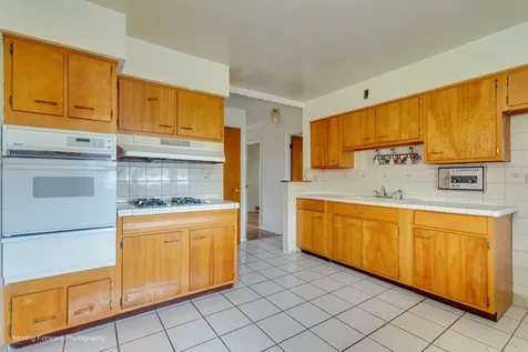 9726 South La Salle Street Chicago IL 60628