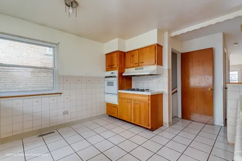 9726 South La Salle Street Chicago IL 60628