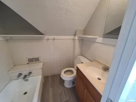 540 16TH Avenue East Moline IL 61244