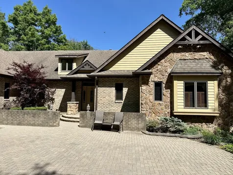 15214 Shamrock Lane Woodstock IL 60098
