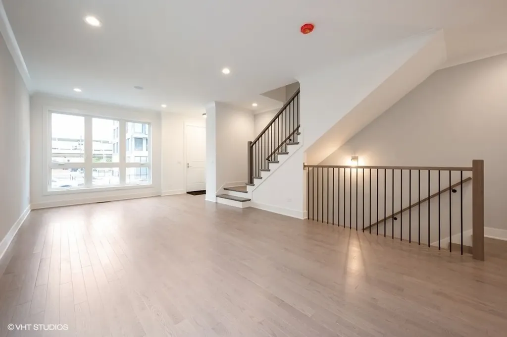 3915 South Calumet Avenue Chicago IL 60653