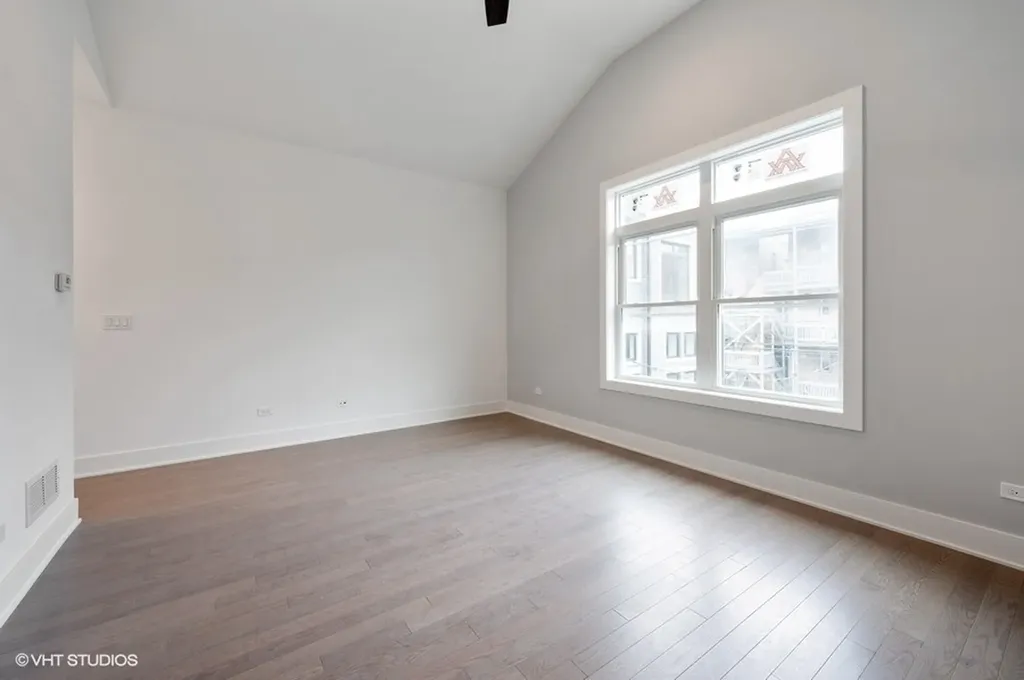 3915 South Calumet Avenue Chicago IL 60653