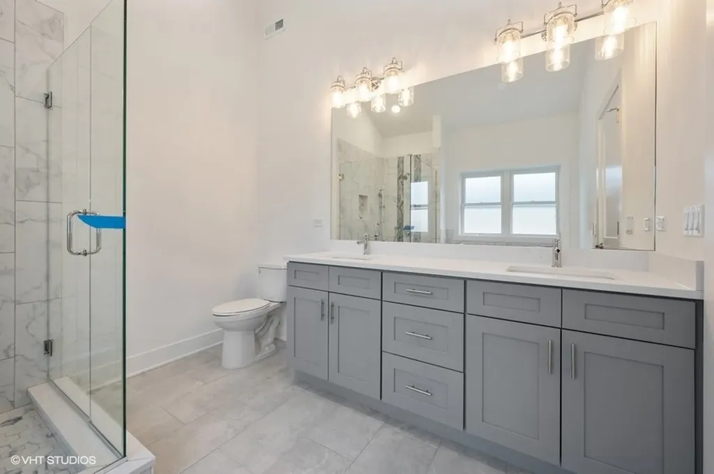 3915 South Calumet Avenue Chicago IL 60653