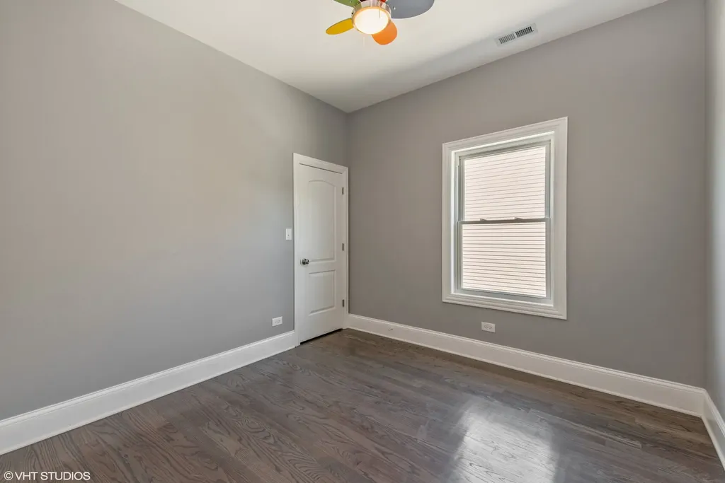3915 South Calumet Avenue Chicago IL 60653