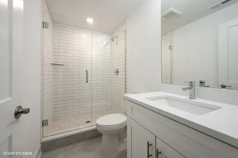 3915 South Calumet Avenue Chicago IL 60653
